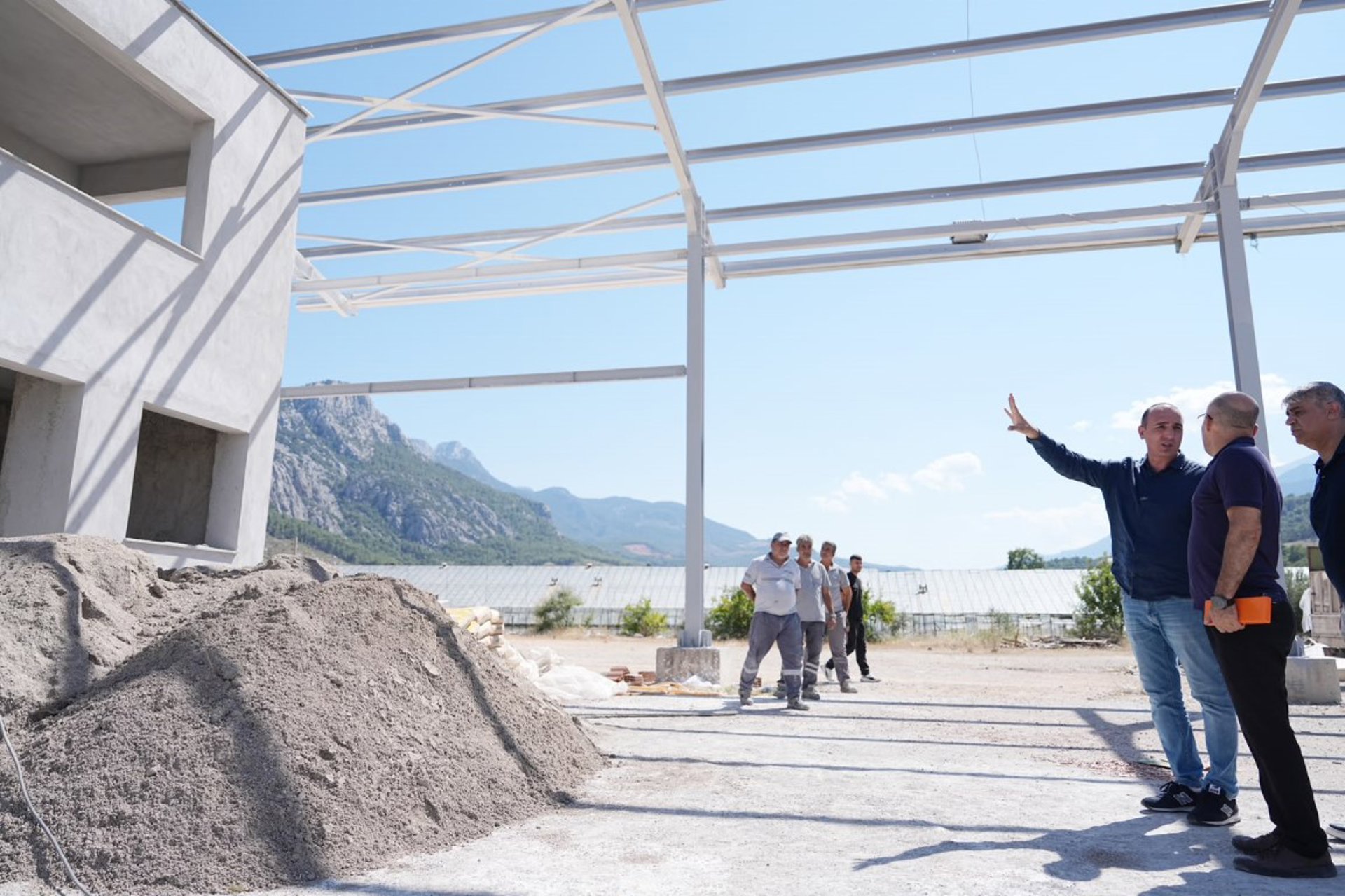 Konyaaltı Belediyesi'nden kırsal bölgeye sosyal etkinlik alanı projesi
